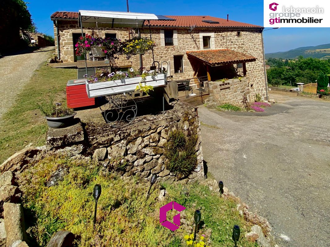 Maison 7 pièces 151 m² · à Saint-Julien-Molin-Molette · 151 m² · 336 000 €