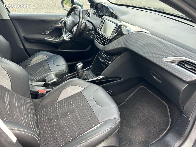 Peugeot 2008 1.2 THP 110cv (image 5)
