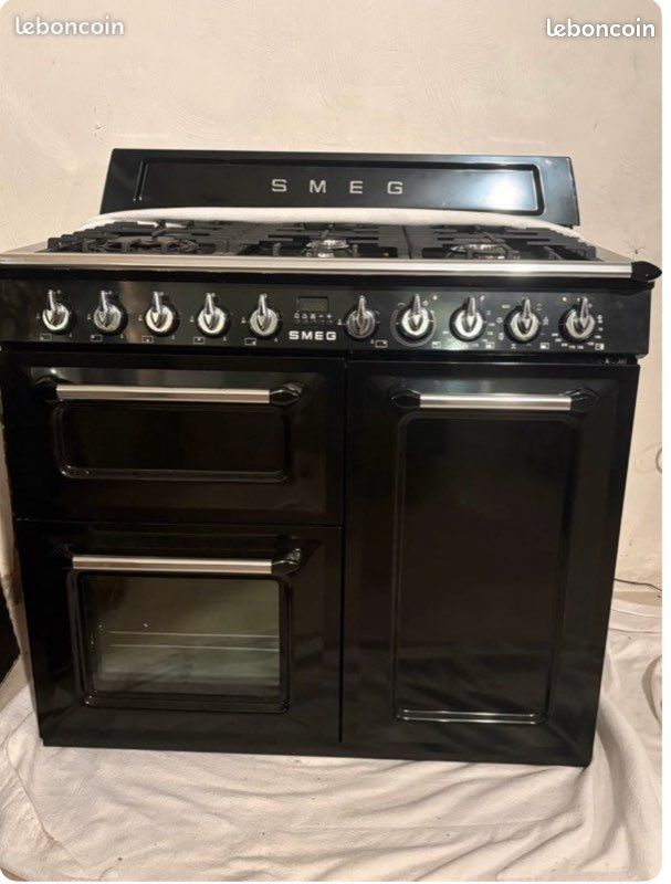 Piano de cuisson Smeg Neuf (image 1)