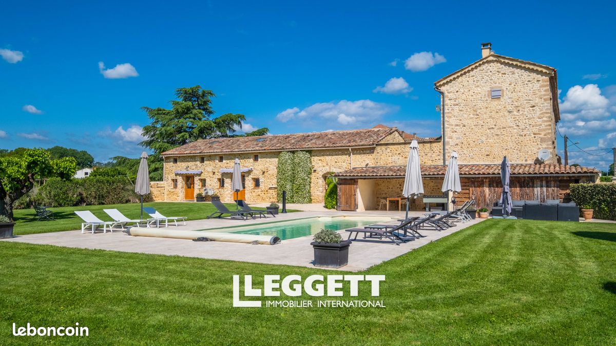 Maison 18 pièces 530 m² · à Saint-Denis · 530 m² · 1 295 000 €