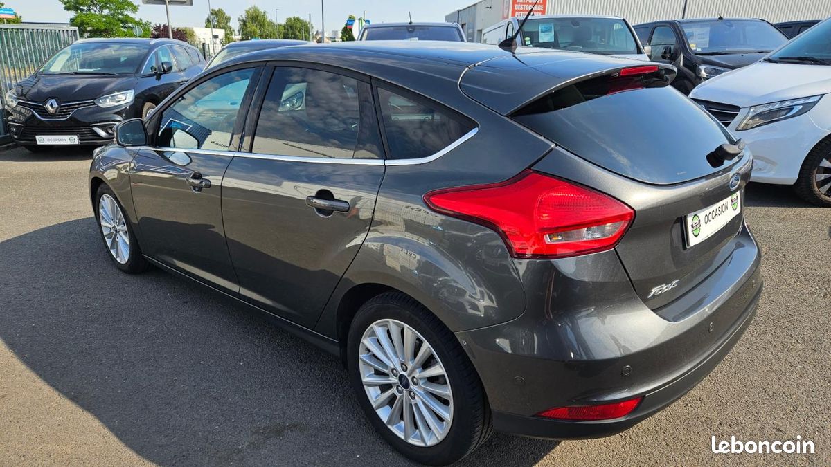 Ford Focus 1.0 EcoBoost 125 S&S Titanium (image 8)