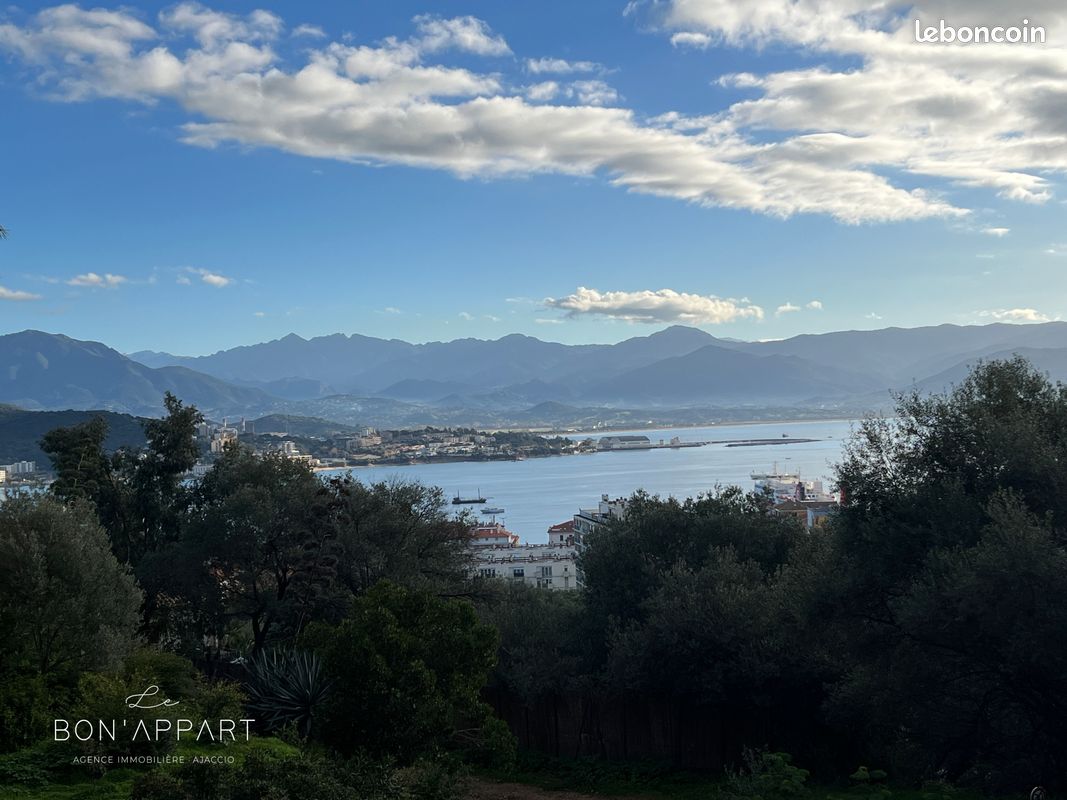 Appartement 2 pièces 53 m² · à Ajaccio · 53 m² · 900 €/mois