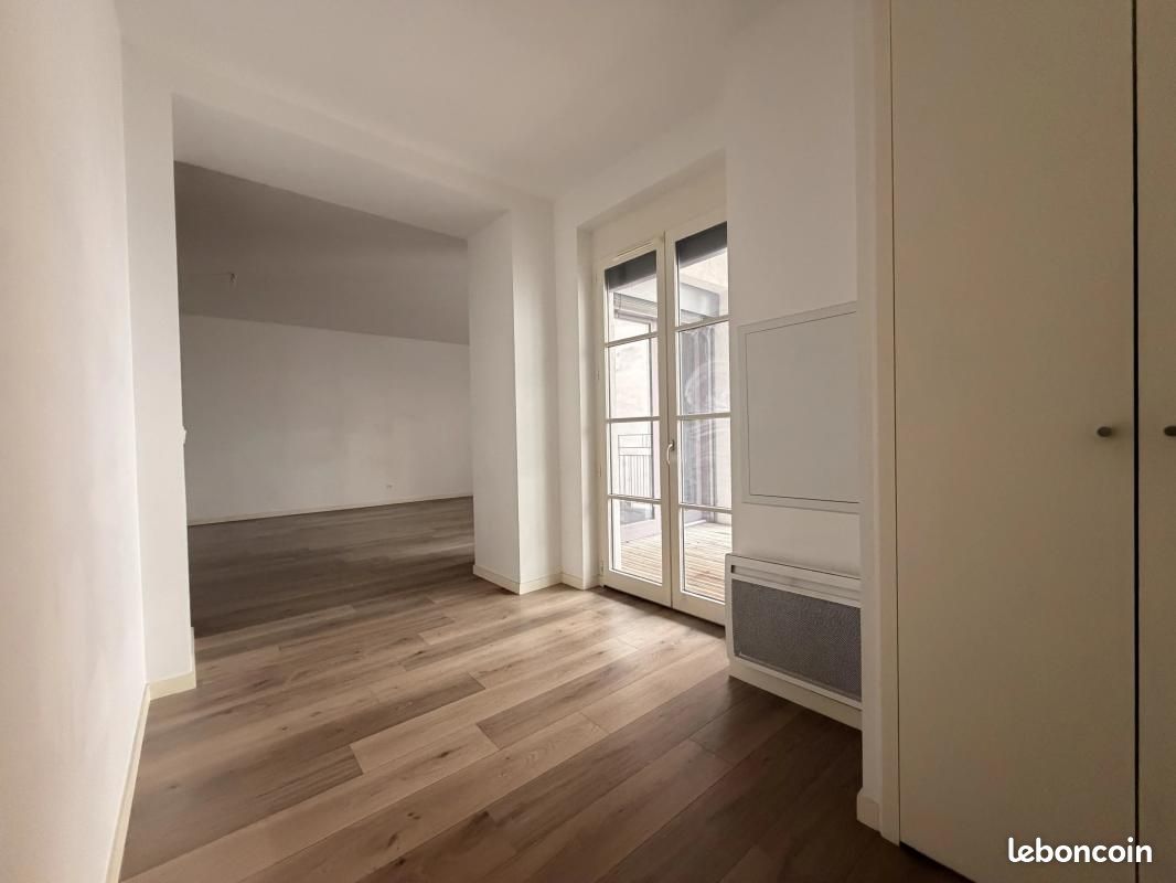 Appartement 2 pièces 73 m² · à Toulon · 73 m² · 664 €/mois