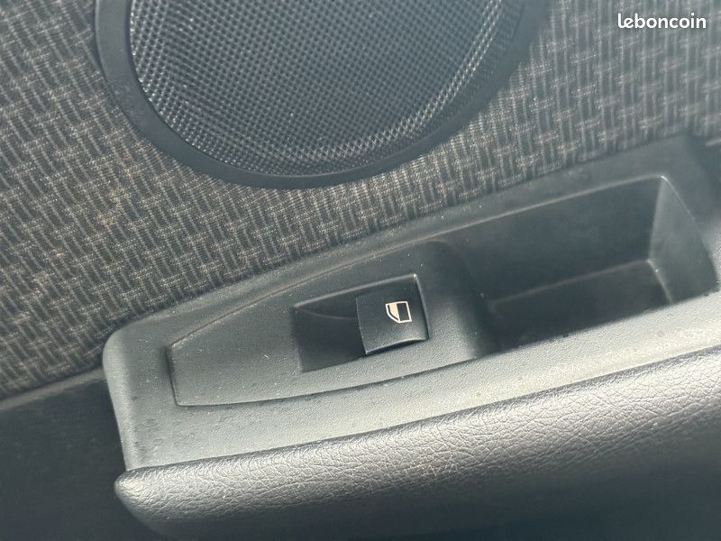 Bmw SERIE 2 ACTIVETOURER (F45) 218D 150CH BUSINESS à partir de 156,89 / mois (image 40)