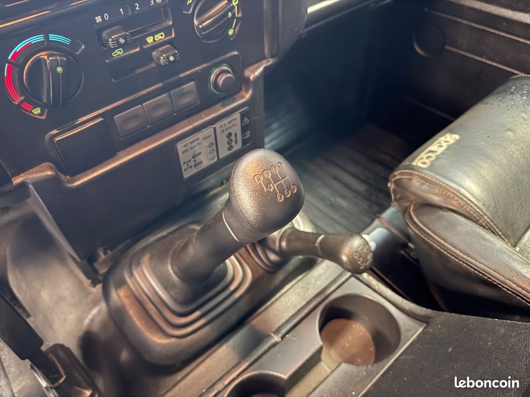 LAND ROVER DEFENDER 90 II STATION WAGON Defender 90 S Historique Complet / Entretien Complet (image 31)
