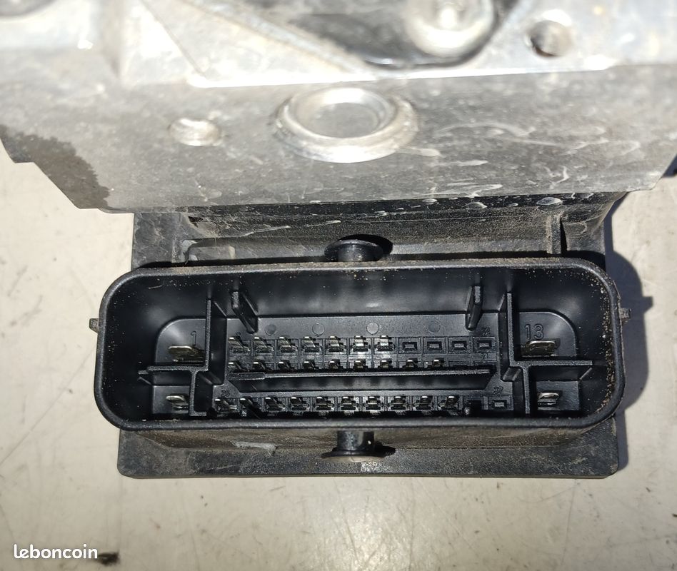 Bloc abs vw polo 1.4L année 2006 (image 2)