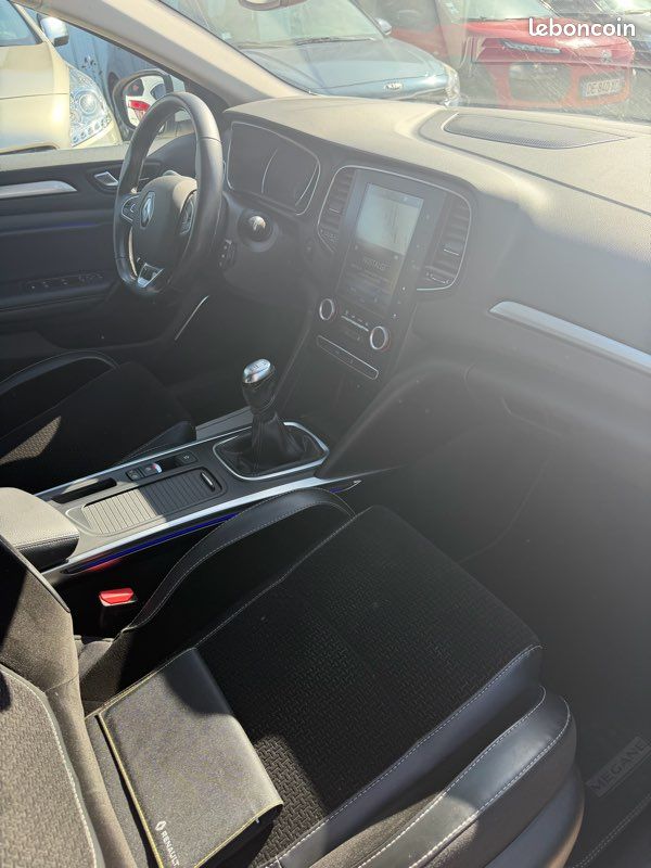 RENAULT Mégane VI 1.2 Tce 130ch Pack intens (image 10)