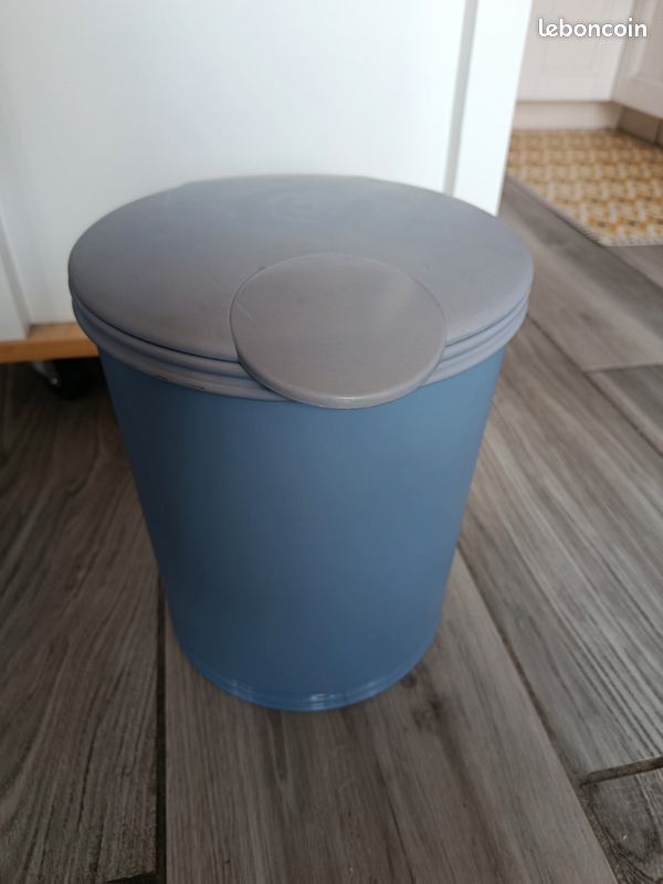 Bamodi Poubelle De Salle De Bain 3L Acier Inoxydable Bleu – Pédale Soft-Close, Seau Amovible, Anti-Odeur & Anti-Traces De Doigts – Design Élégant Et Hygiénique