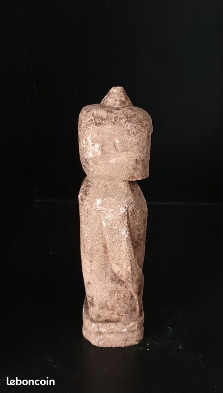 Statuette papoue en pierre (image 2)