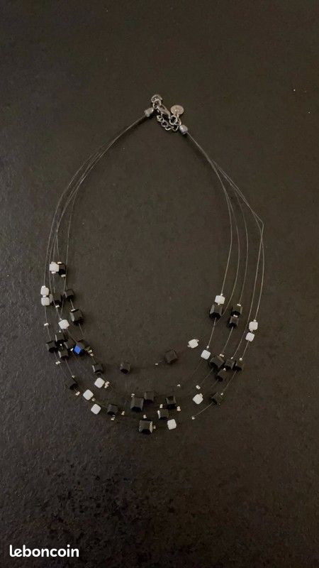 Collier 3 rangs Noir et Blanc (image 1)