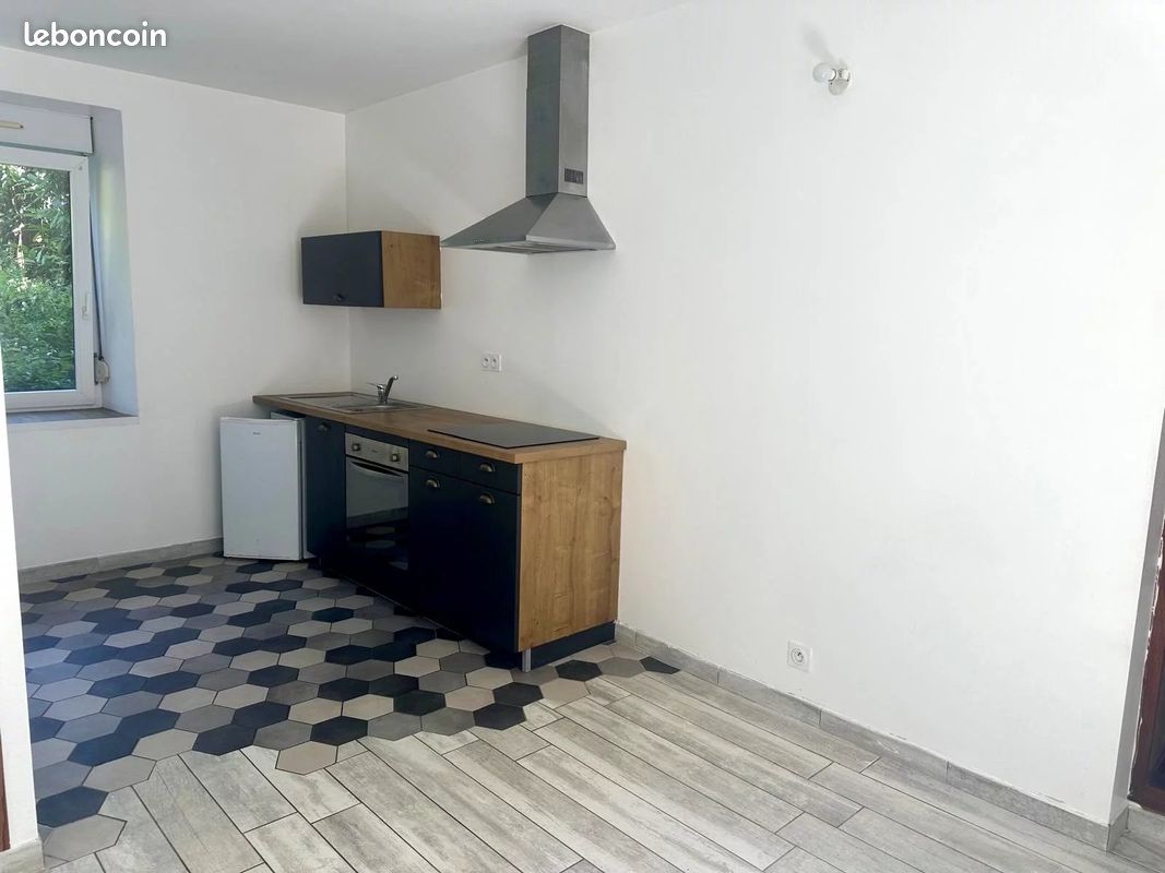 Appartement 1 pièce 20 m² · à Guingamp · 20 m² · 370 €