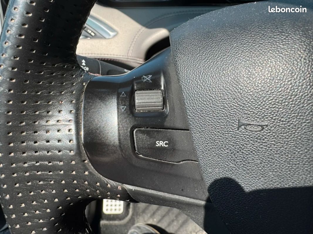 Peugeot 208 1.6 THP 156 CH XY / Distribution faite (image 14)
