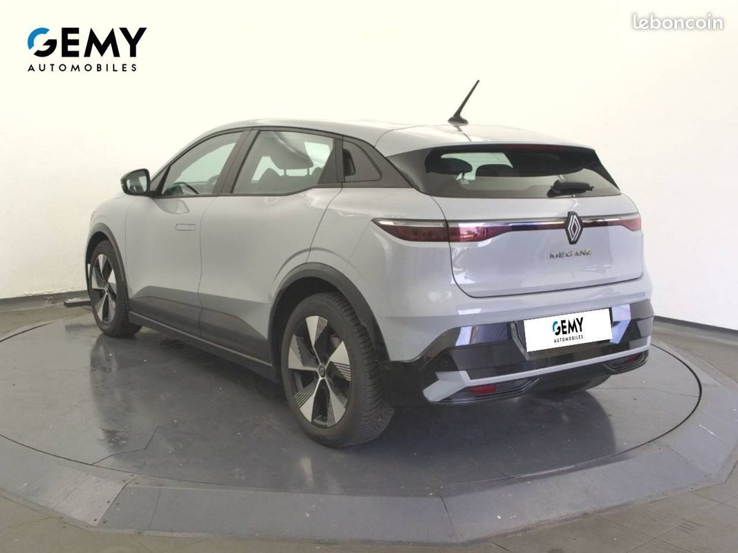 RENAULT Megane E-Tech EV60 220 ch super charge Equilibre (image 7)