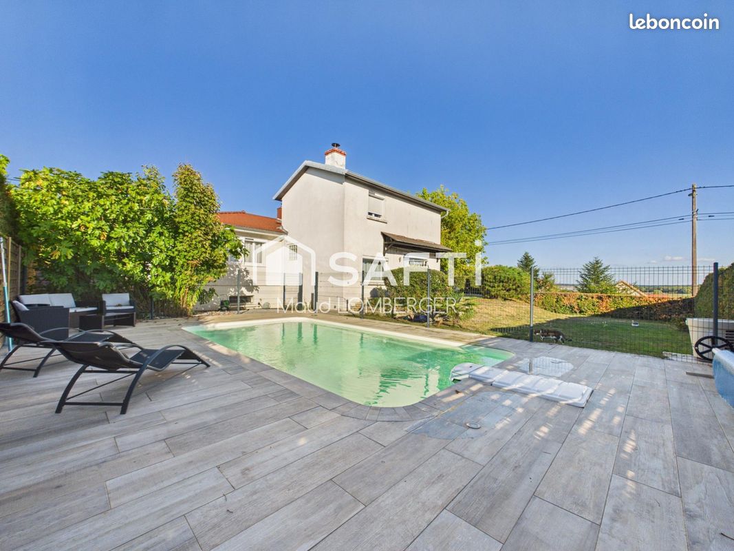 Maison 7 pièces 139 m² · à Gray · 139 m² · 248 000 €