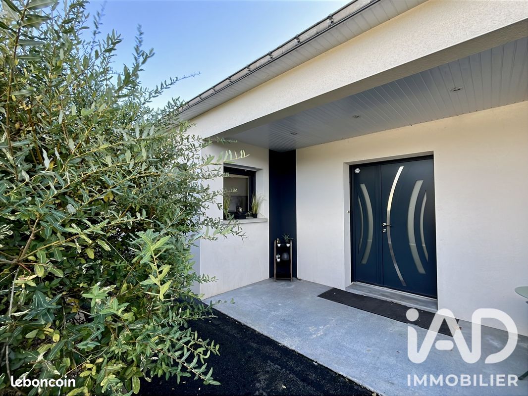 Maison 8 pièces 205 m² · au Sourn · 205 m² · 358 800 €