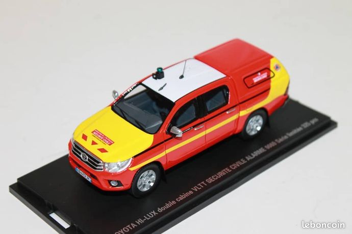 Toyota Hilux Double Cabine – Pompiers VLHR – Alarme 1/43 – Résine – NEUF