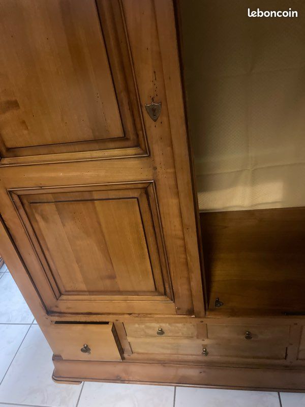 Armoire en merisier massif (image 2)