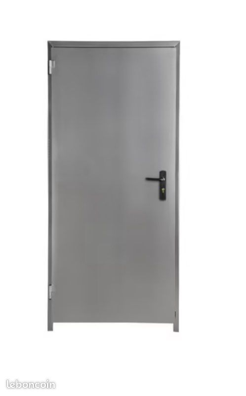 Porte de service métal (image 1)