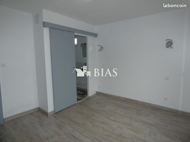 https://img.leboncoin.fr/api/v1/lbcpb1/images/da/06/20/da0620721864a968eb37f33ab1593f35345639f4.jpg?rule=ad-image