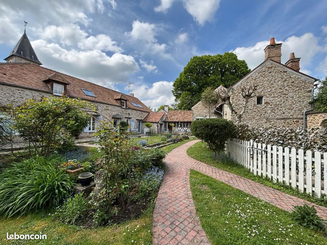 Maison 9 pièces 280 m² · à Saint-Fargeau-Ponthierry · 280 m² · 870 000 €