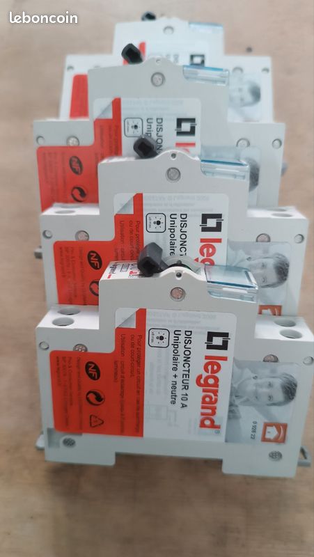 Disjoncteur Electrique Legrand C10 (image 3)