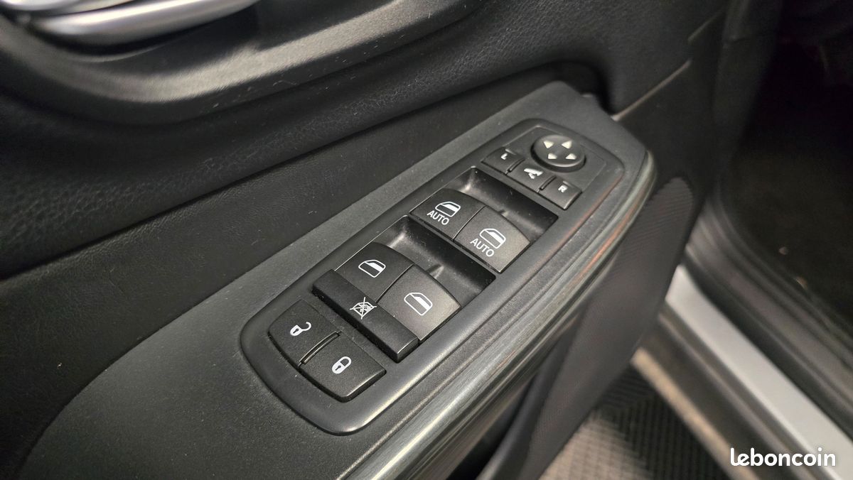 JEEP CHEROKEE 2.2 CRD 200 75EME ANNIVERSAIRE AWD ACTIVE-DRIVE BVA6 + ATTELAGe (image 19)