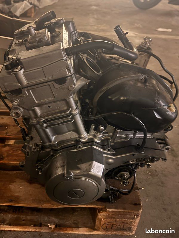 Pièce moteur tdm 900 (image 1)