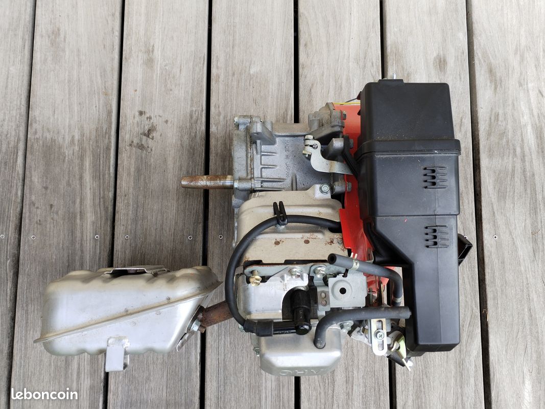 Moteur Suzuki V160 5.3 CV - Arbre cylindrique - À réviser (image 5)