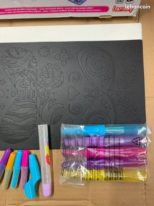 Lansay - BLOPENS X-TRA - Set Créatures Pailletées - Kit Dessins De Feutres De Coloriage À Souffler Avec Pochoirs Réutilisables & Tubes Glitter - Idée Cadeau Enfants Dès 6 Ans - 6