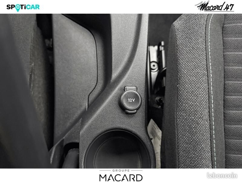 Peugeot 208 1.2 PureTech 100ch S&S Style EAT8 (image 30)
