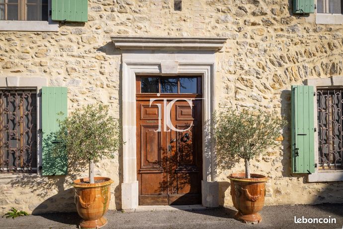 Maison 10 pièces 302 m²