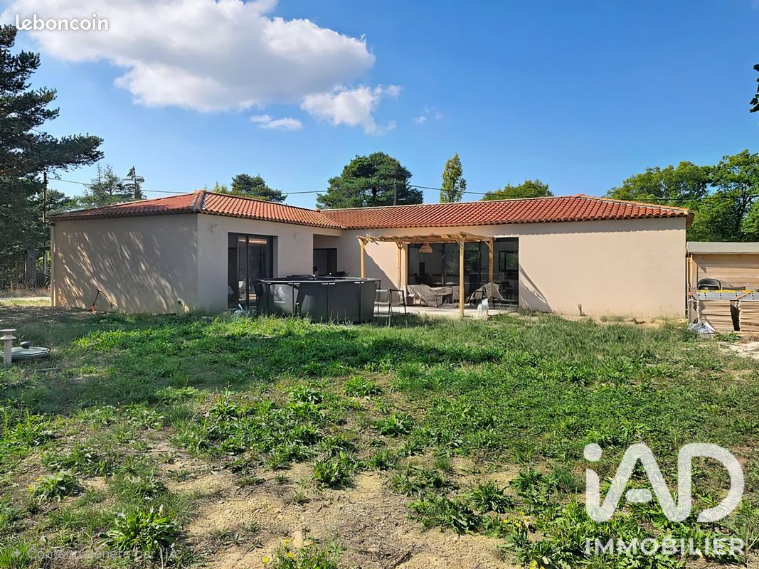 Maison 4 pièces 157 m² · à Plan-d'Aups-Sainte-Baume · 157 m² · 450 000 €