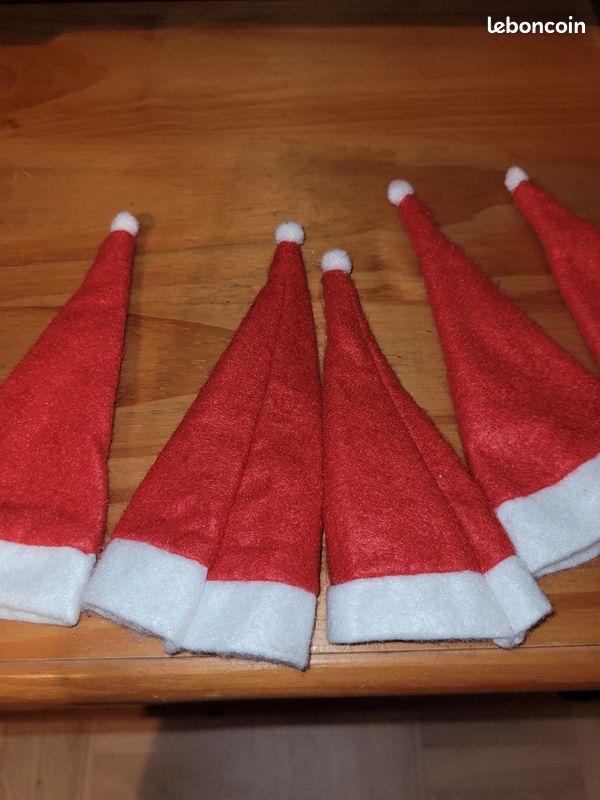Lot de 11 mini bonnets de père Noël (image 2)