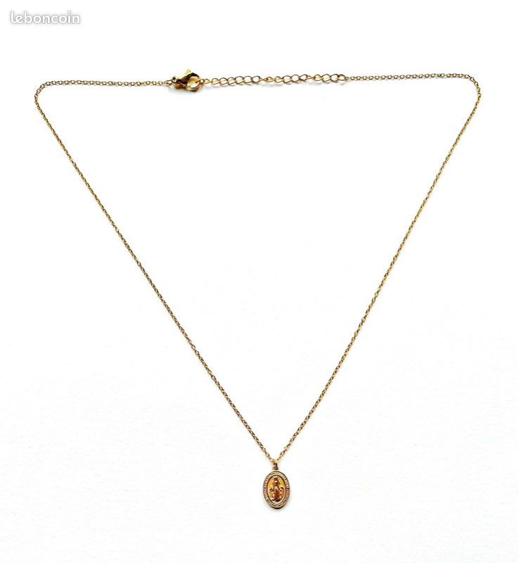 Collier Virgin Vie Saint Marin - Fil Doré Avec Pendentif Géométrique - Neuf Avec étiquettes