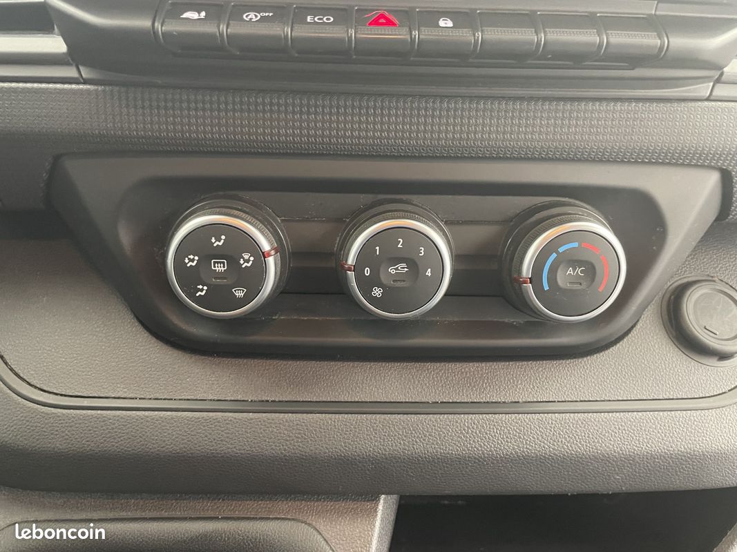 Renault trafic fgn l1h1 2800 kg blue dci 110 confort (image 17)