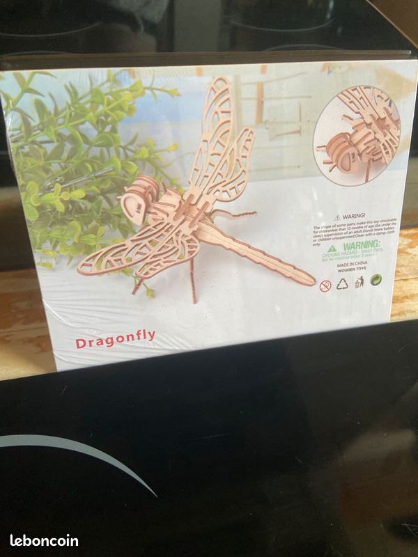 Maquette en bois dans son emballage scellé (image 3)