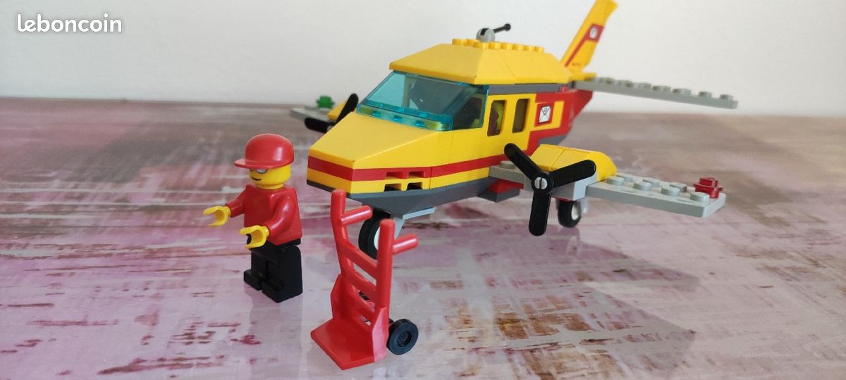 Avion postal Lego (image 1)