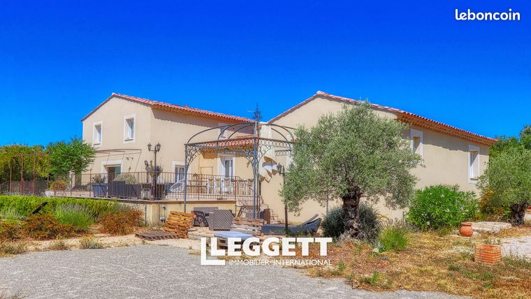 Maison 11 pièces 260 m²