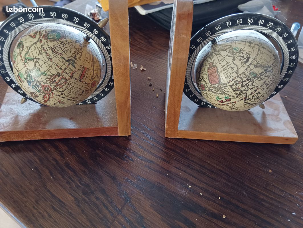 Globes du monde serre livres (image 1)