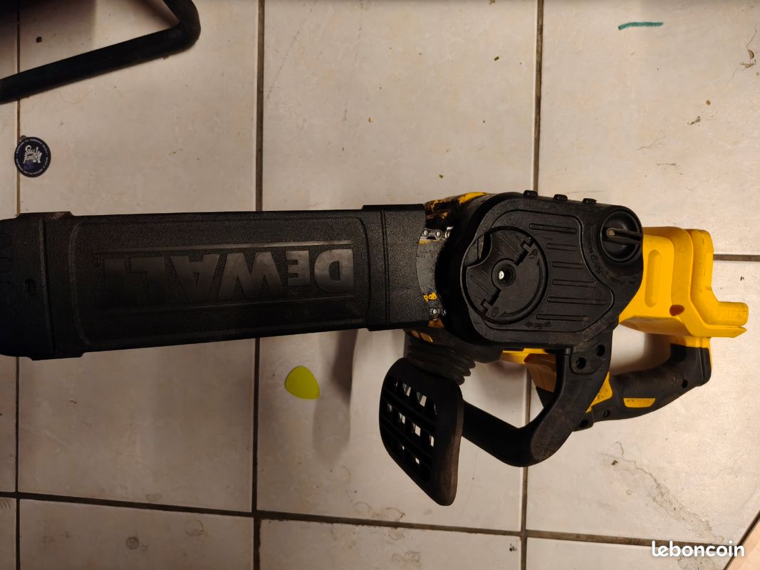 Tronçonneuse électrique dewalt sans batterie ni chargeur (image 2)