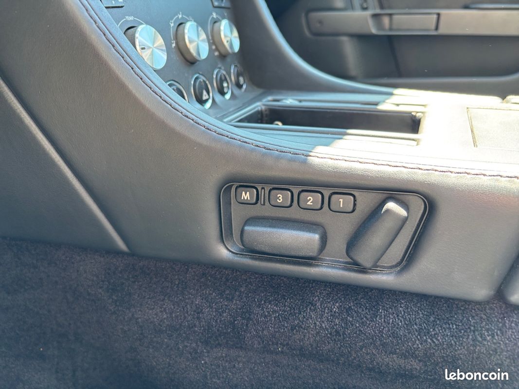 ASTON MARTIN V8 VANTAGE ROADSTER 390ch 24900 km - Expertise ASTON MARTIN Lyon (image 14)