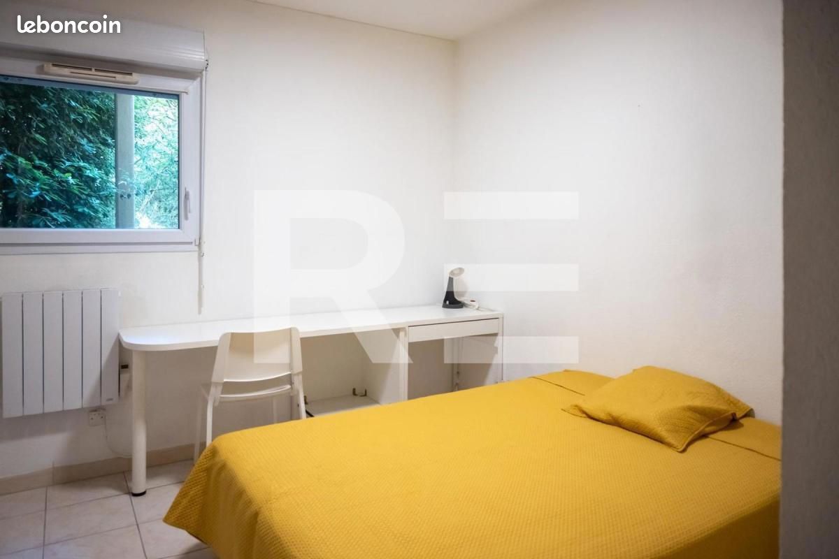 Appartement 1 pièce 14 m² · à Nîmes · 14 m² · 400 €