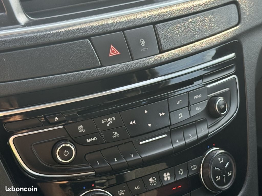 Peugeot 508 1.6 e-HDi 112ch FAP BMP6 Active (image 9)