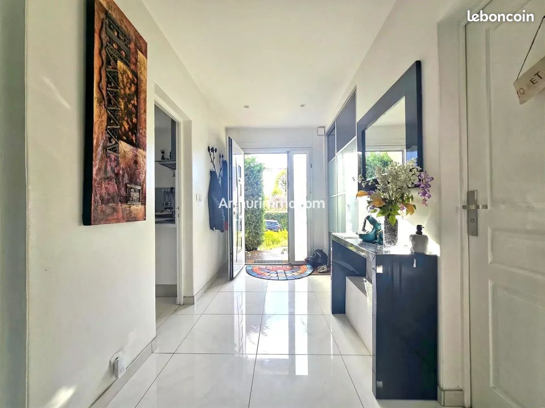 Maison 7 pièces 233 m² · à Sucy-en-Brie · 233 m² · 780 000 €