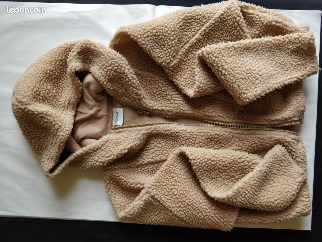 Sweat à capuche femme taille S marque Only (image 4)