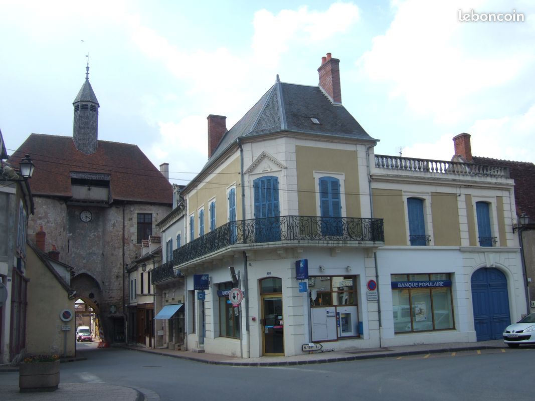 Appartement 3 pièces 103 m² · à Ainay-le-Château · 103 m² · 510 €