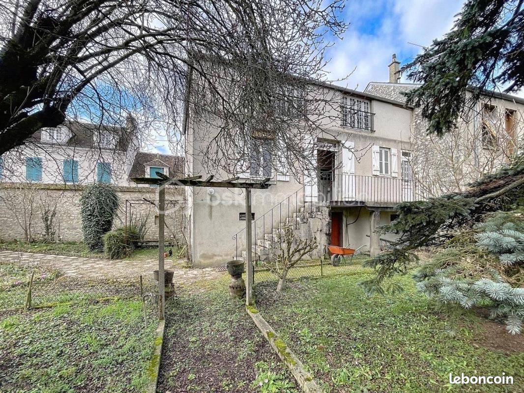 Maison 6 pièces 90 m² · à Château-Landon · 90 m² · 130 000 €
