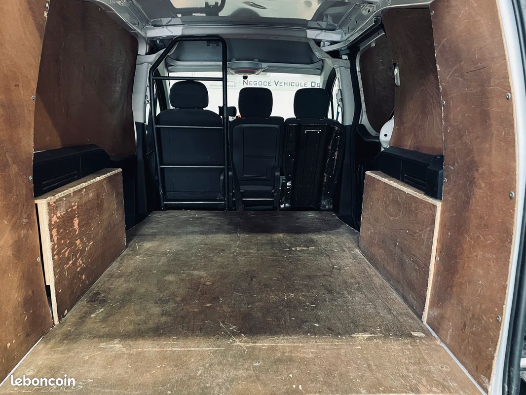 Citroen BERLINGO LONG 1.6 HDI / Régulateur de vitesse / Climatisation (image 6)