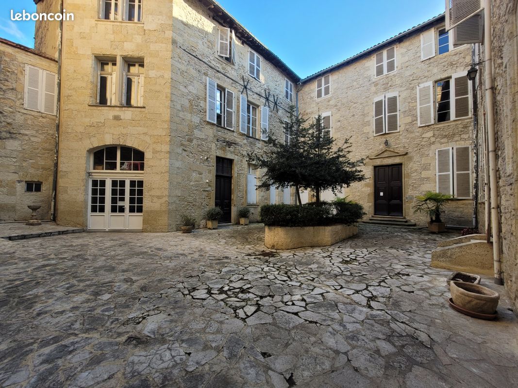 Appartement 3 pièces 74 m² · à Auch · 74 m² · 650 €