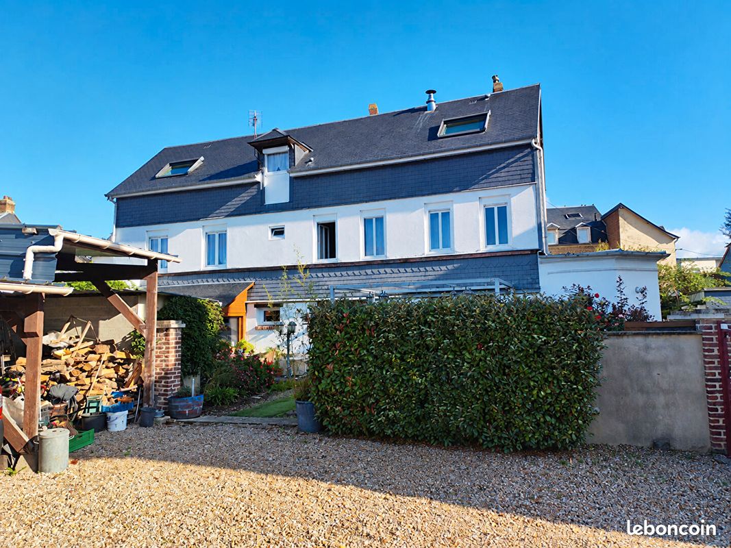 Maison 5 pièces 183 m² · à Caudebec-lès-Elbeuf · 183 m² · 230 000 €